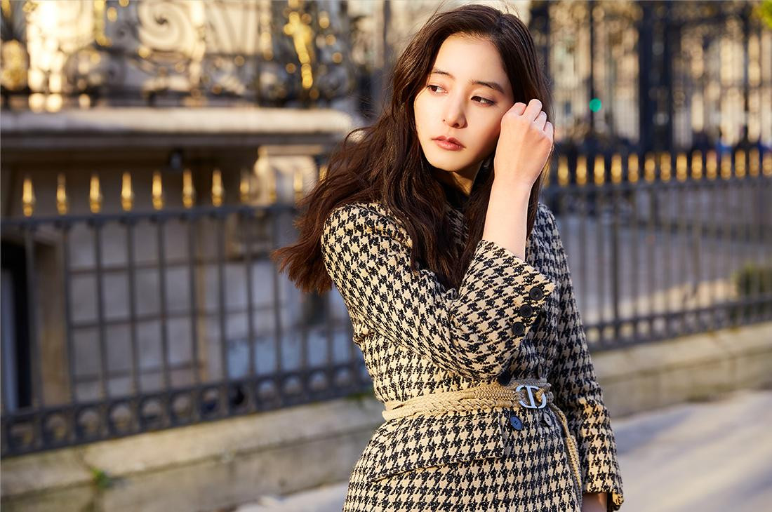 Araki Yuko. Araki Yuko.