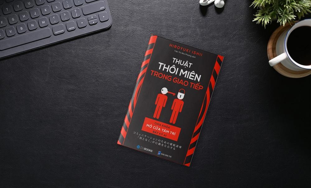 Nên lắng nghe đối phương thay vì tập trung vào bản thân. Nên lắng nghe đối phương thay vì tập trung vào bản thân.