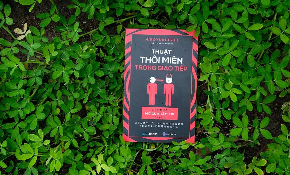 Tác giả Hiroyuki Ishii là một bác sĩ trị liệu và nghiên cứu thôi miên trị liệu. Tác giả Hiroyuki Ishii là một bác sĩ trị liệu và nghiên cứu thôi miên trị liệu.