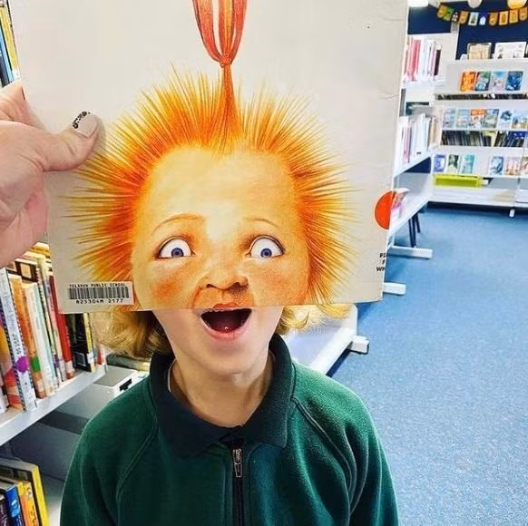 Bìa sách càng vui nhộn càng dễ tạo ra một tấm ảnh vui nhộn.