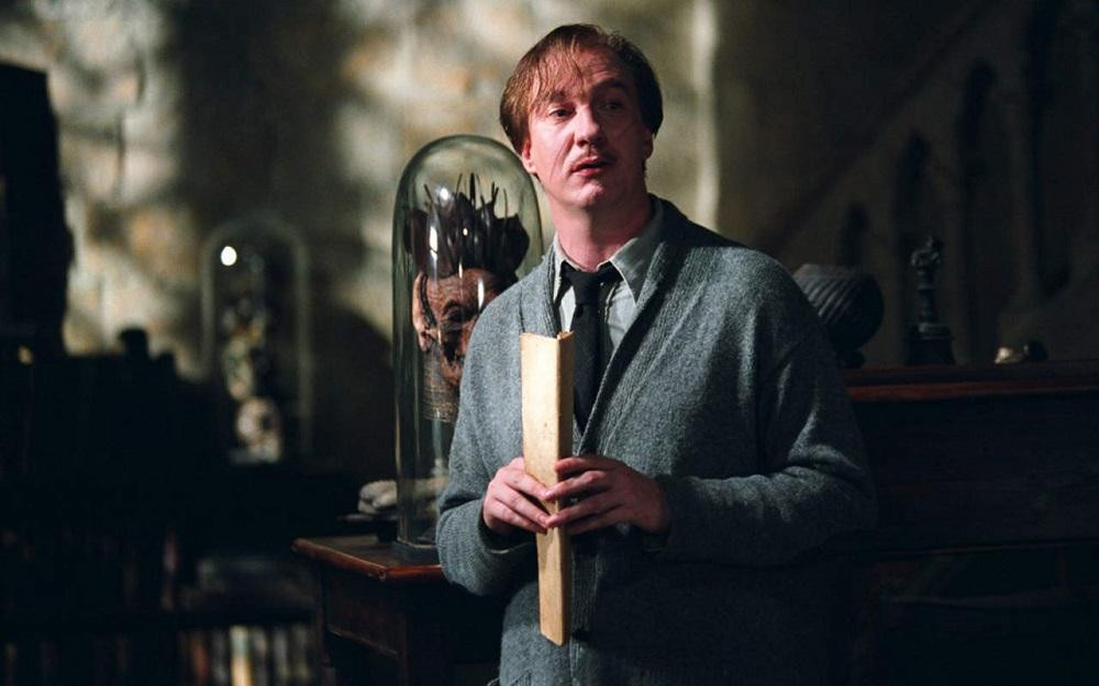 Thầy &quot;Remus Lupin&quot; lần này không phải đi dạy phép thuật nữa đâu.