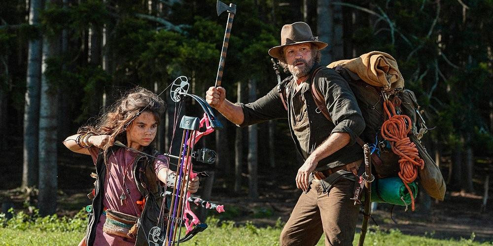 Và được học lý thuyết lẫn thực hành bởi một già, một trẻ là "chuyên gia sinh tồn".