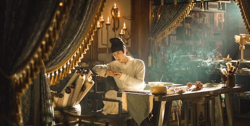 Bối cảnh phim tráng lệ, mãn nhãn, đáng chú ý là không lạm dụng phông xanh hay bộ lọc màu nên mang đến cảm giác chân thực.