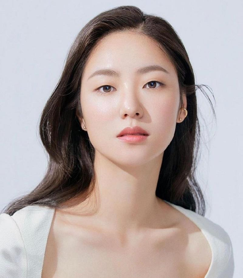 Jeon Yeo Bin. Jeon Yeo Bin.