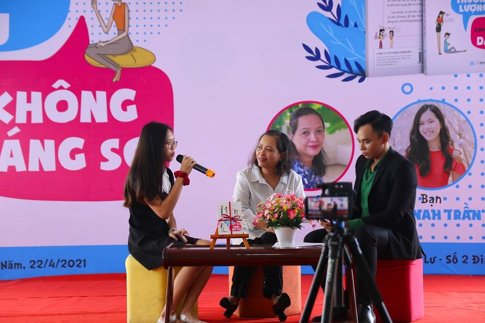 Con là "diều", bố mẹ là người "giữ dây", để con bay nhưng không lạc. (Ảnh: Zenbooks)