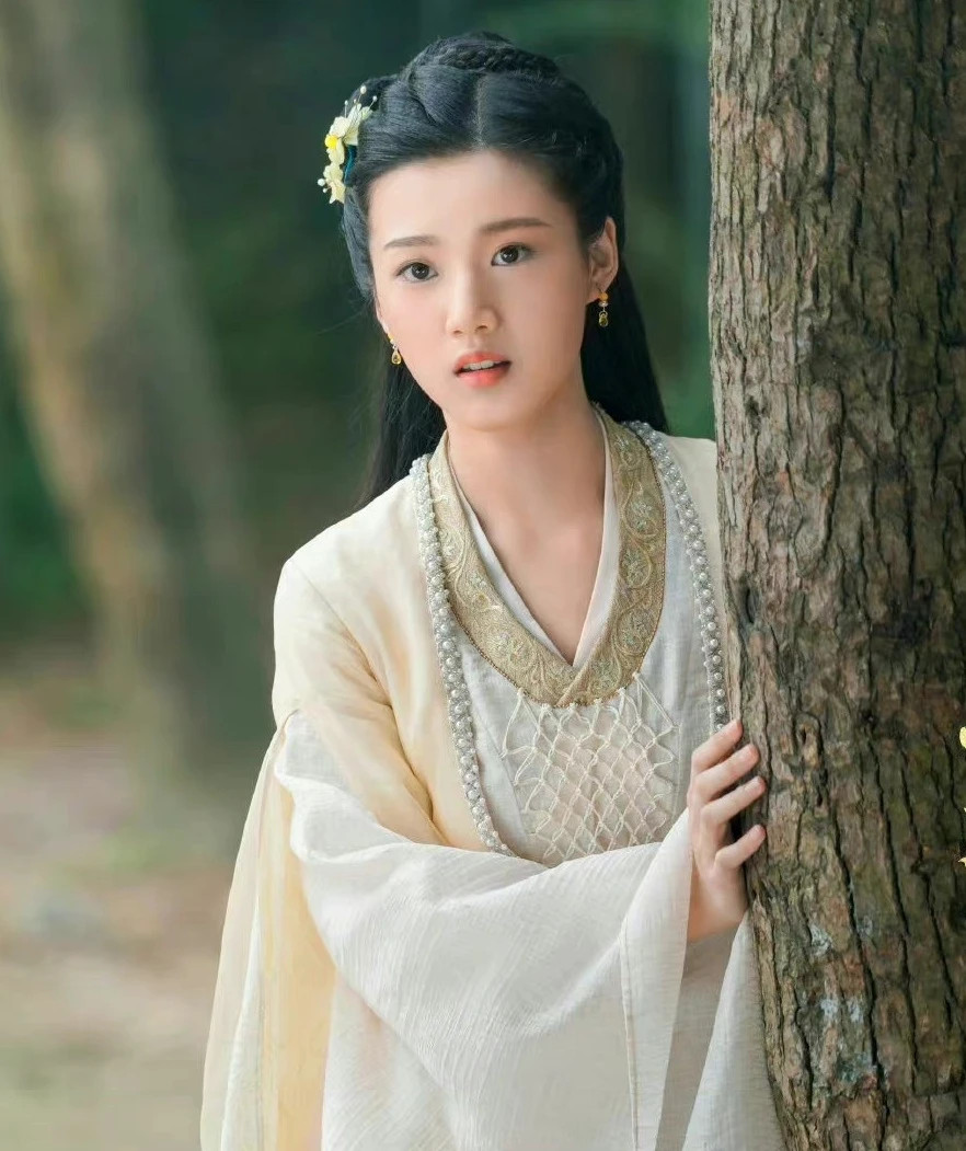 Một tạo hình cổ trang của Lư Dục Hiểu.