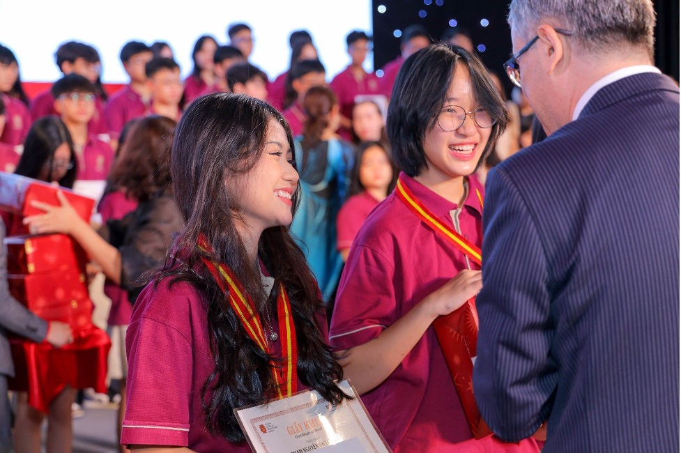 Học sinh VAS đạt thành tích xuất sắc của chương trình Cambridge. (Ảnh: VAS) Học sinh VAS đạt thành tích xuất sắc của chương trình Cambridge. (Ảnh: VAS)
