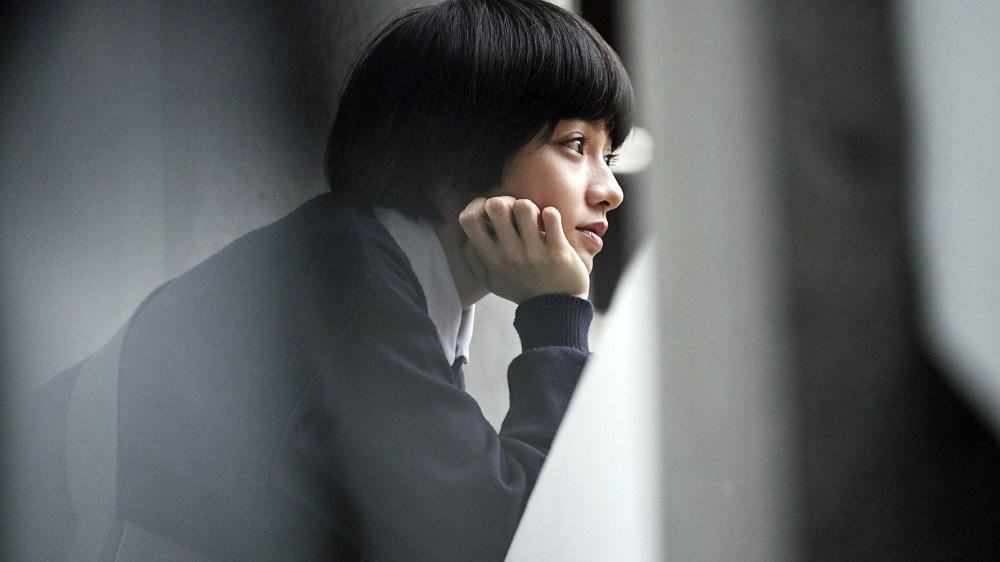 Những rung động năm mười bảy tuổi chưa thể gọi tên rõ ràng. Thích ư, đơn giản quá... (Minh họa: Phim More Than Blue)