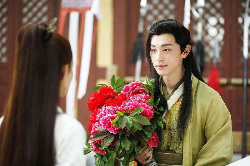 Khi đóng Tiêu Sách, có thể không nhiều người biết Đặng Luân.