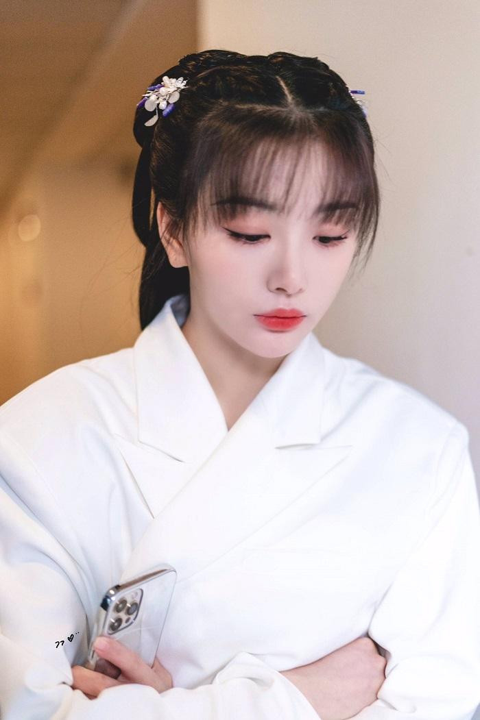 Nhưng chắc chưa? Phim kể về một beauty blogger xuyên không mà! Nhưng chắc chưa? Phim kể về một beauty blogger xuyên không mà!