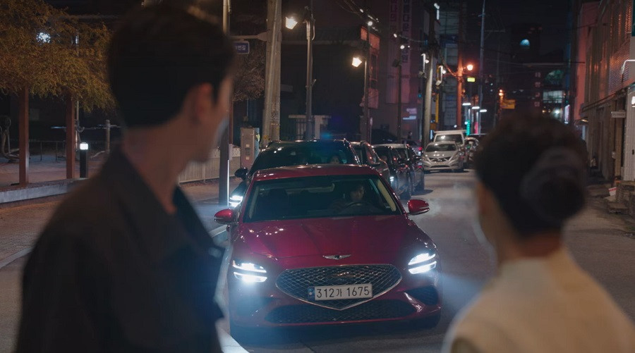 Những phụ huynh của Lớp Toàn Diện bất ngờ kéo đến nhà của Nam Haeng Seon để bắt quả tang. Những phụ huynh của Lớp Toàn Diện bất ngờ kéo đến nhà của Nam Haeng Seon để bắt quả tang.