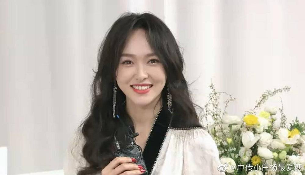 Thậm chí còn rạng rỡ đầy sức sống hơn. Thậm chí còn rạng rỡ đầy sức sống hơn.