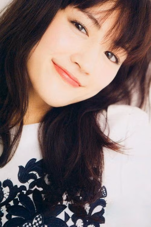 Ayase Haruka phải nhập viện vì viêm phổi.