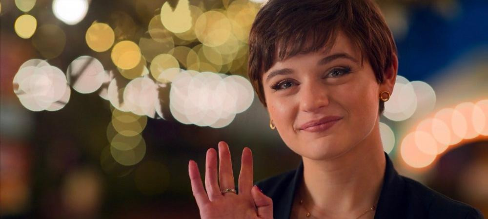 Sau 6 năm, Elle và Noah gặp lại nhau ngay tại bốt hôn đã bắt đầu chuyện tình của họ. Sau 6 năm, Elle và Noah gặp lại nhau ngay tại bốt hôn đã bắt đầu chuyện tình của họ.