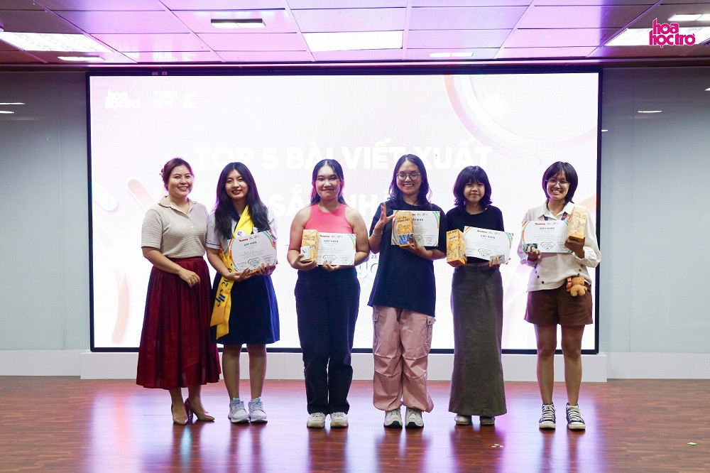 Chỉ với bài dự thi đầu tiên nhưng đã có bạn sở hữu bài được chọn đăng trên Hoa Học Trò. Chỉ với bài dự thi đầu tiên nhưng đã có bạn sở hữu bài được chọn đăng trên Hoa Học Trò.