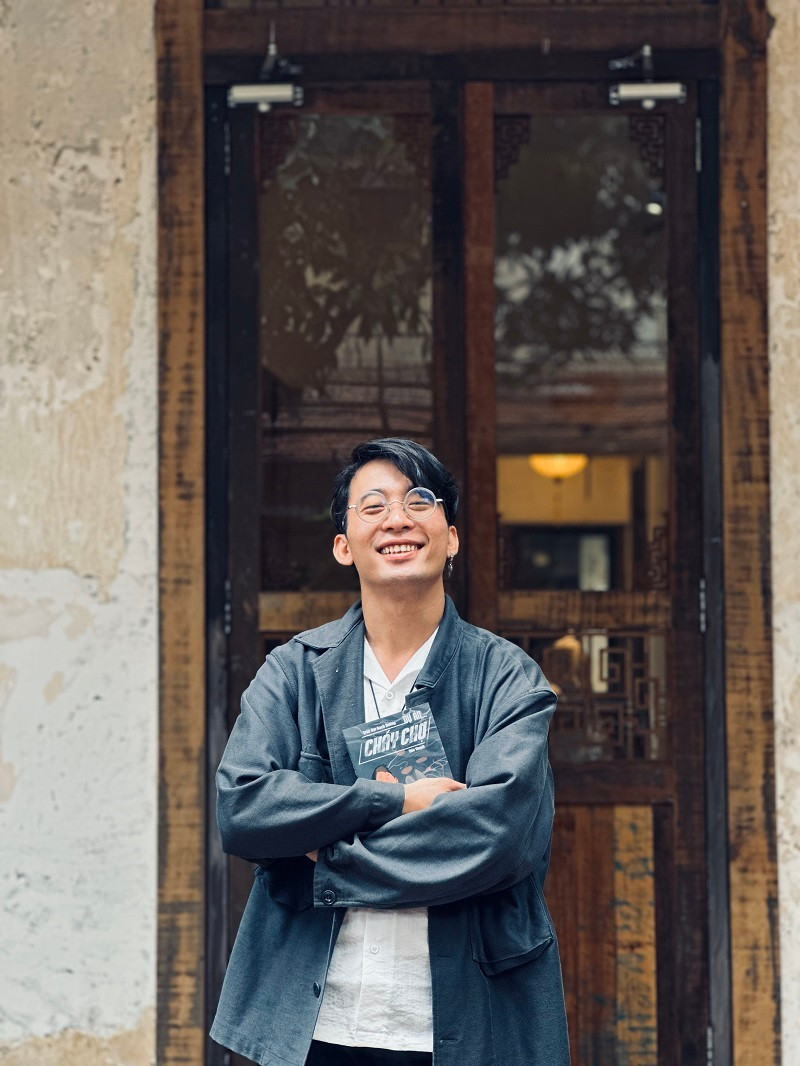 Tác giả Trần Đạt Bạch Dương.