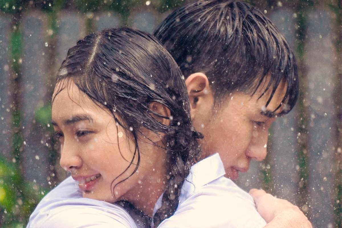Tình đầu thường là một nỗi đau. Một nỗi đau tuyệt đẹp. (Minh họa: Phim Classic Again)