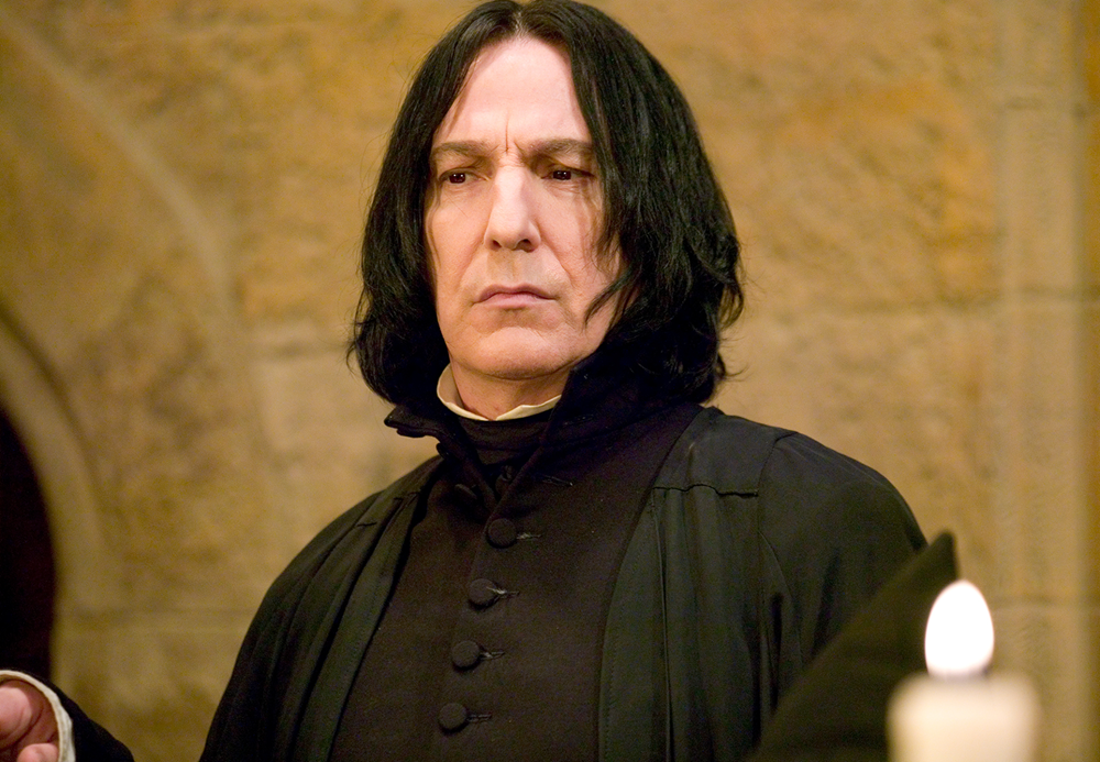 Cố diễn viên Alan Rickman đảm nhận vai Severus Snape trong Harry Potter bản điện ảnh. Cố diễn viên Alan Rickman đảm nhận vai Severus Snape trong Harry Potter bản điện ảnh.