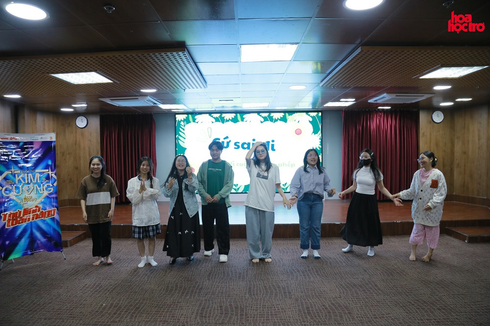 Còn đội Siêu Nhân 4.0 thì chia sẻ câu chuyện về niềm đam mê báo chí của mình.