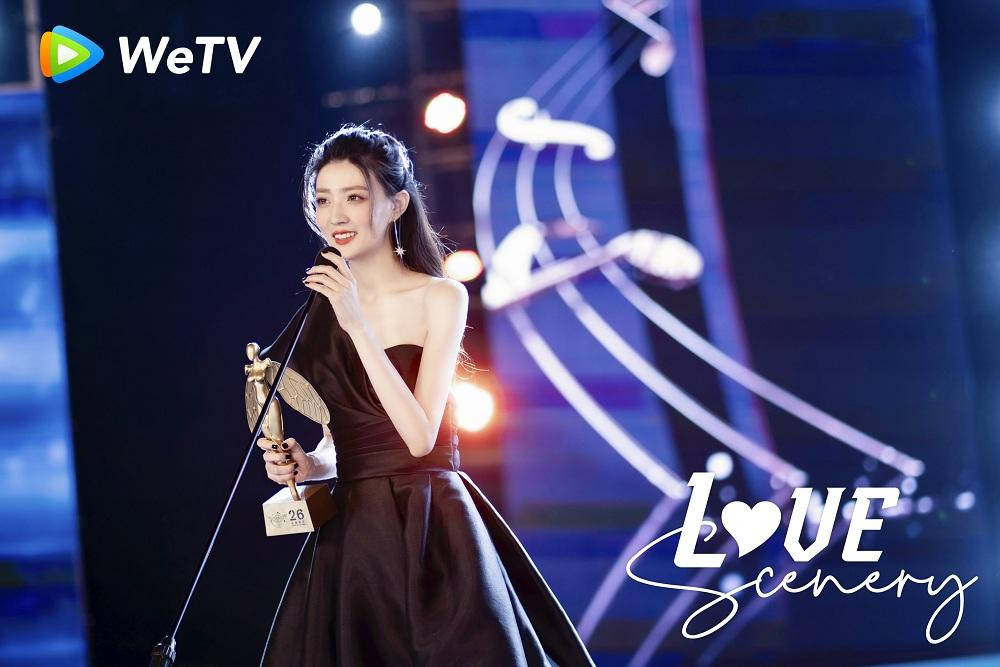 Từ Lộ vai nữ ca sĩ nổi tiếng Lương Thần.