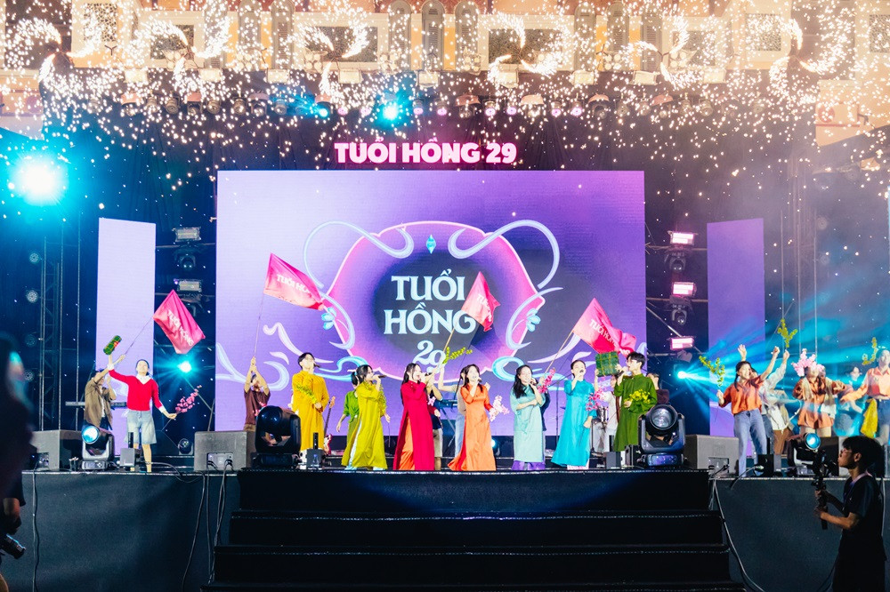 Teen Miki góp lửa với những tiết mục cực chỉn chu và mãn nhãn. Teen Miki góp lửa với những tiết mục cực chỉn chu và mãn nhãn.