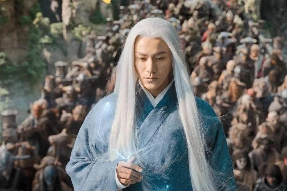 Tuổi tác không còn hoàng kim, nhưng nhan sắc vẫn luôn hoàng kim. Tuổi tác không còn hoàng kim, nhưng nhan sắc vẫn luôn hoàng kim.