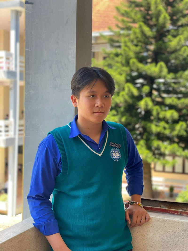 Mùa lạnh sẽ có thêm một chiếc áo giữ ấm bên ngoài. Mùa lạnh sẽ có thêm một chiếc áo giữ ấm bên ngoài.