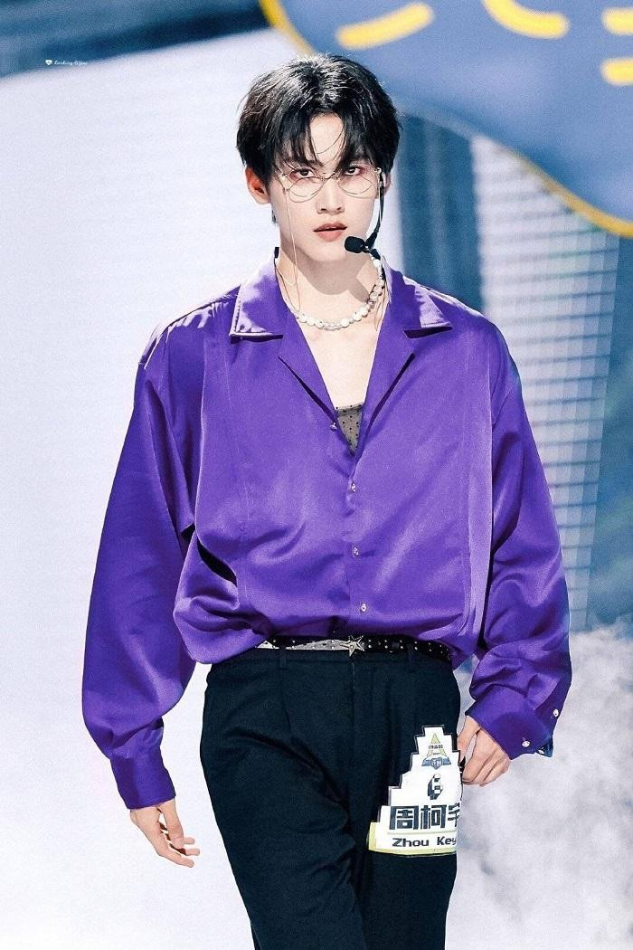 Bố Châu Kha Vũ theo lời kể là người nợ nần, tham gia đa cấp mà bỏ trốn.