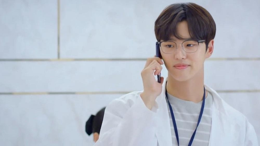 Hongseok (PENTAGON) cũng ghi điểm bởi ngoại hình sáng sủa. Hongseok (PENTAGON) cũng ghi điểm bởi ngoại hình sáng sủa.