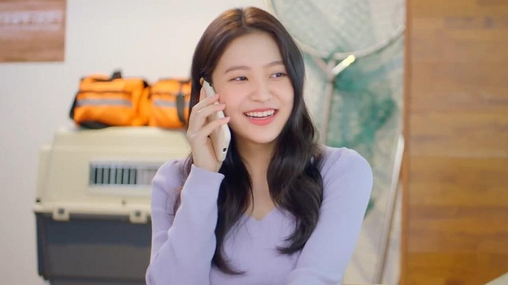 Yeri được khen nhiều về ngoại hình quá xinh xắn trong "Blue Birthday". Yeri được khen nhiều về ngoại hình quá xinh xắn trong "Blue Birthday".