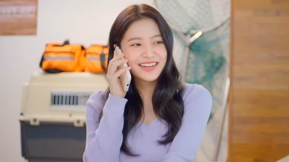 Yeri được khen nhiều về ngoại hình quá xinh xắn trong "Blue Birthday".