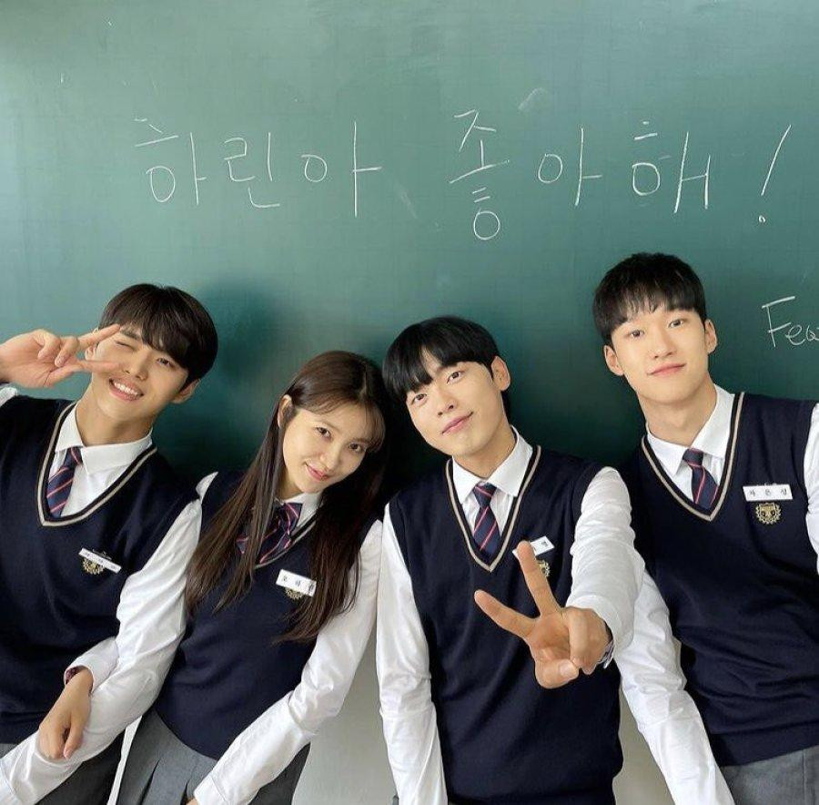 Dàn diễn viên phụ của phim cũng sáng sủa, hút mắt. Dàn diễn viên phụ của phim cũng sáng sủa, hút mắt.