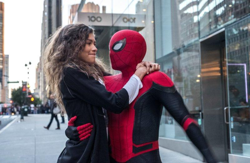 Tom Holland và Zendaya gặp nhau trên phim trường Spider-Man của MCU.