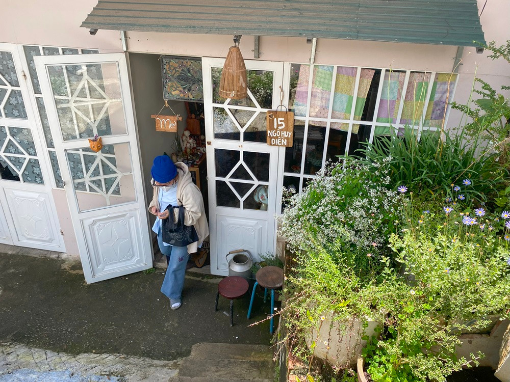 Ngôi nhà nhỏ Mẻ nằm ở số 15 Ngô Huy Diễn. (Ảnh: Cá Mèo)