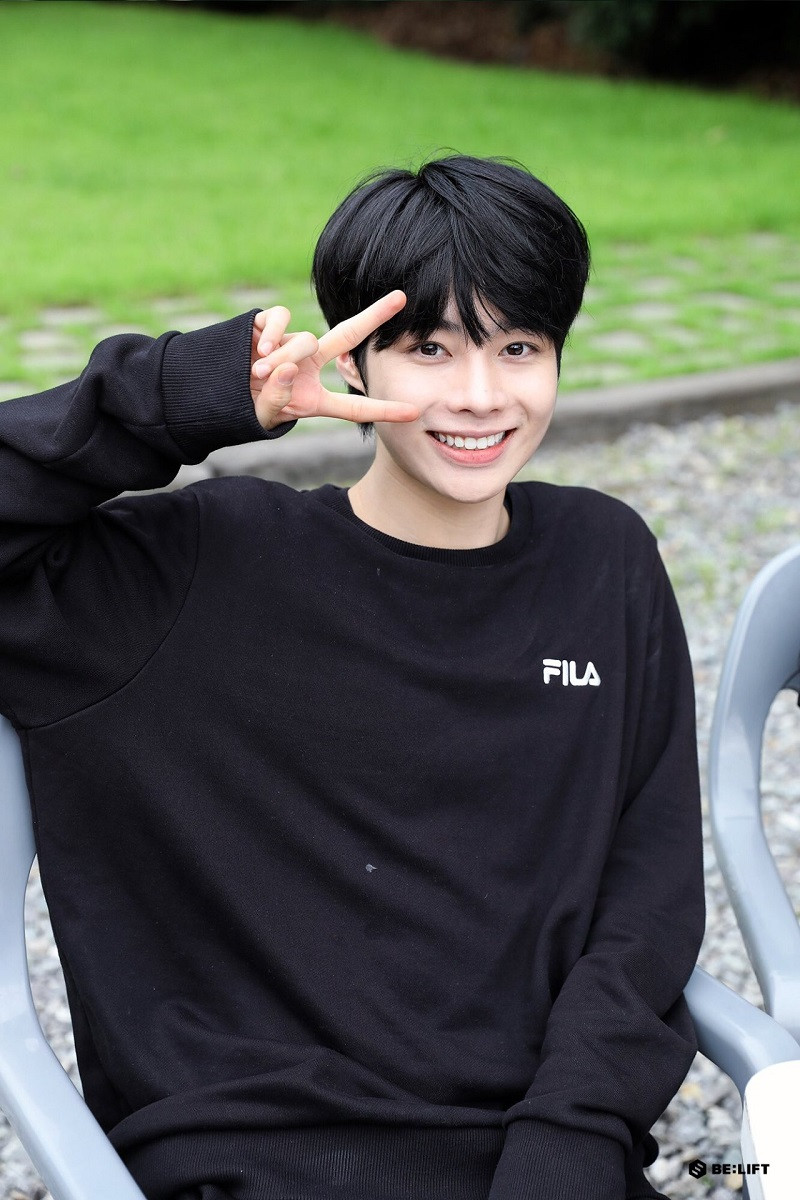 Ngô Ngọc Hưng - Hanbin. Ngô Ngọc Hưng - Hanbin.