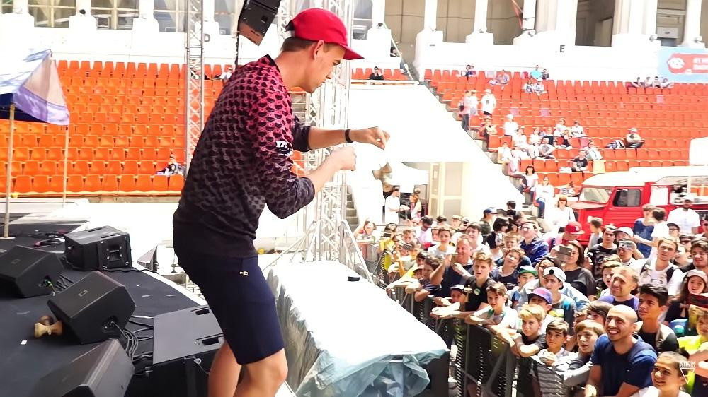 Cuộc thi Kromania (Nguồn ảnh: Krom Kendama) Cuộc thi Kromania (Nguồn ảnh: Krom Kendama)