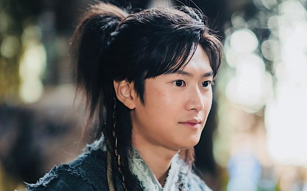 Nên Na In Woo đã diễn thay thế, dù phim lúc đó đã quay gần xong các cảnh. Nên Na In Woo đã diễn thay thế, dù phim lúc đó đã quay gần xong các cảnh.