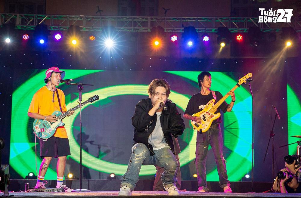 Thứ Bảy quẩy cùng 7UPPERCUTS. Thứ Bảy quẩy cùng 7UPPERCUTS.