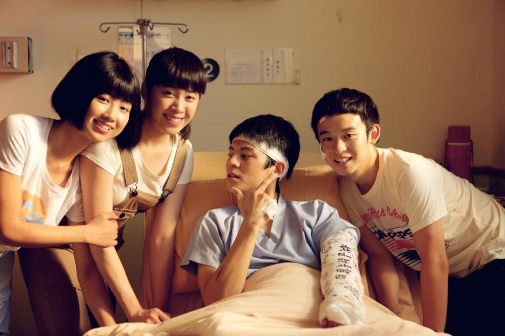 Thời cắp sách đến tường, ai cũng có một nhóm bạn.