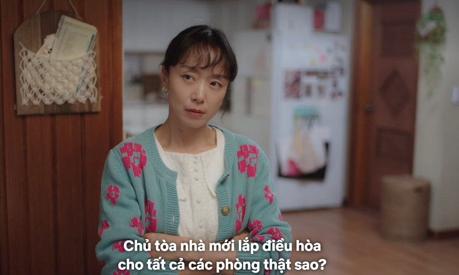 Nam Haeng Soen ngạc nhiên vì tòa nhà đổi chủ, không những không tăng tiền thuê, còn lắp cơ sở vật chất mới. Nam Haeng Soen ngạc nhiên vì tòa nhà đổi chủ, không những không tăng tiền thuê, còn lắp cơ sở vật chất mới.