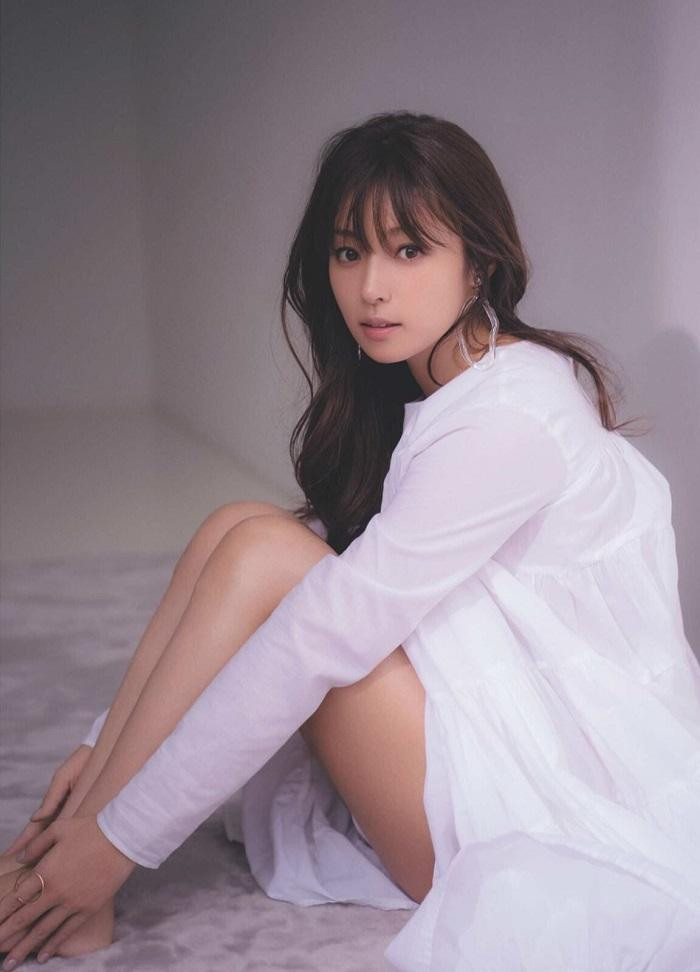 Vì chứng bệnh rối loạn điều chỉnh, Fukada Kyoko buộc phải tạm dừng hoạt động. Vì chứng bệnh rối loạn điều chỉnh, Fukada Kyoko buộc phải tạm dừng hoạt động.