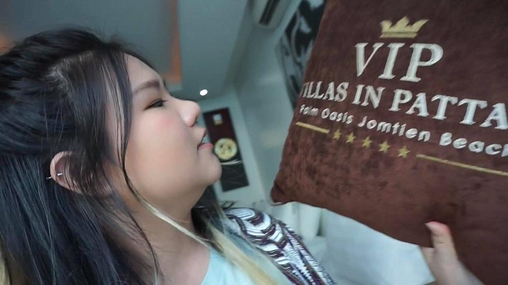 Chị gái Nine thường đi du lịch. Chị gái Nine thường đi du lịch.