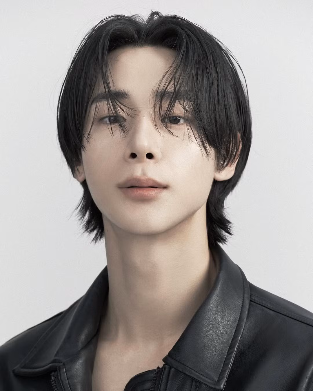 Em trai của Choo Young Woo.