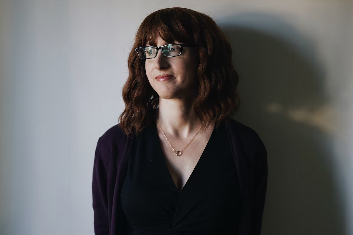 Tác giả Freida McFadden. Tác giả Freida McFadden.