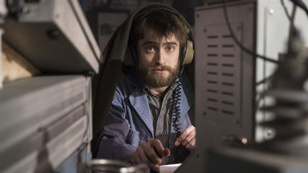 Daniel Radcliffe trong Miracle Workers. Daniel Radcliffe trong Miracle Workers.