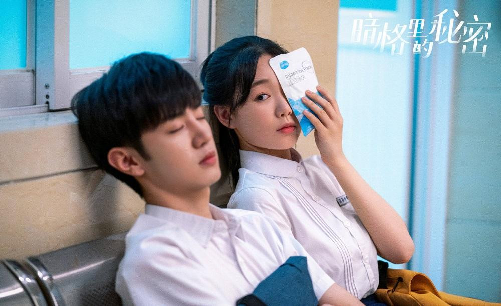 Từ lâu cậu ấy chỉ coi tôi là bạn thân thôi, mình tôi nghĩ là cậu ấy dành cho riêng mình. (Ảnh minh họa: Phim Bí Mật Nơi Góc Tối) Từ lâu cậu ấy chỉ coi tôi là bạn thân thôi, mình tôi nghĩ là cậu ấy dành cho riêng mình. (Ảnh minh họa: Phim Bí Mật Nơi Góc Tối)