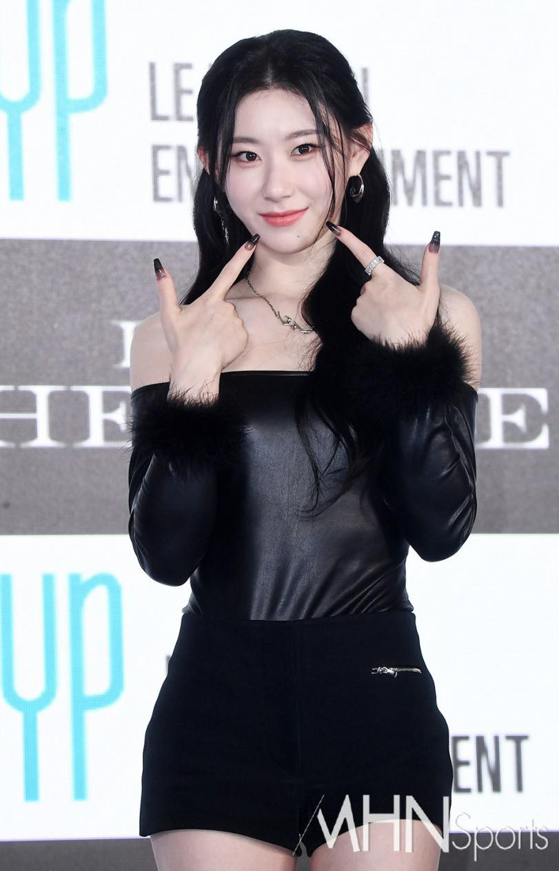 Chaeryeong (ITZY). Chaeryeong (ITZY).