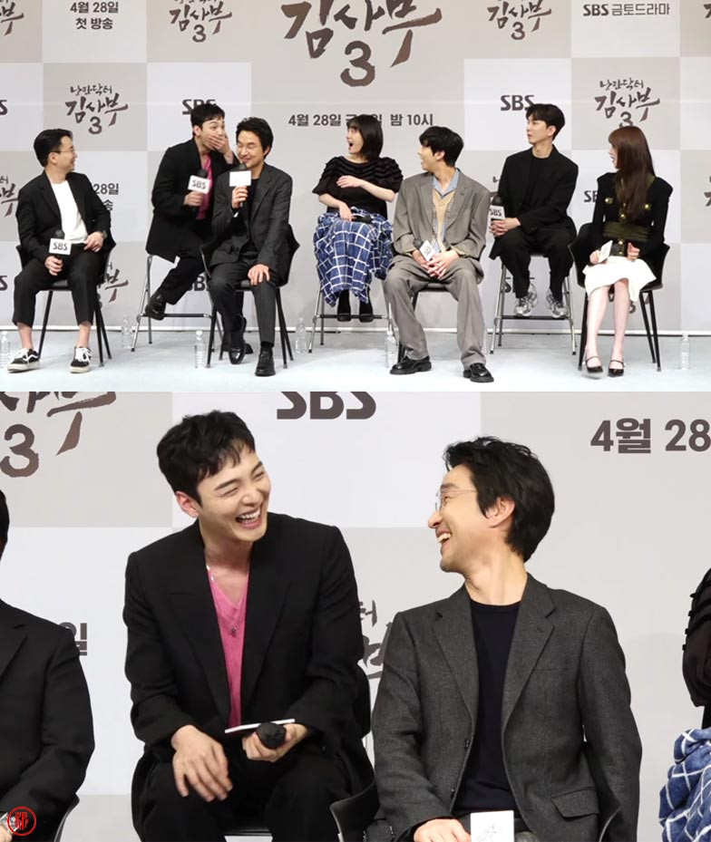 "Thầy Kim" vô tình tiết lộ bí mật. "Thầy Kim" vô tình tiết lộ bí mật.