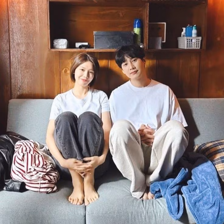 Park Sung Hoon từng đóng với một thành viên SNSD khác là So Young trong Not Others.