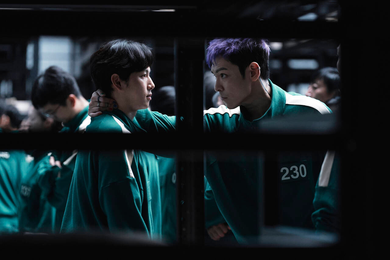 Im Si Wan và T.O.P trong Squid Game 2.